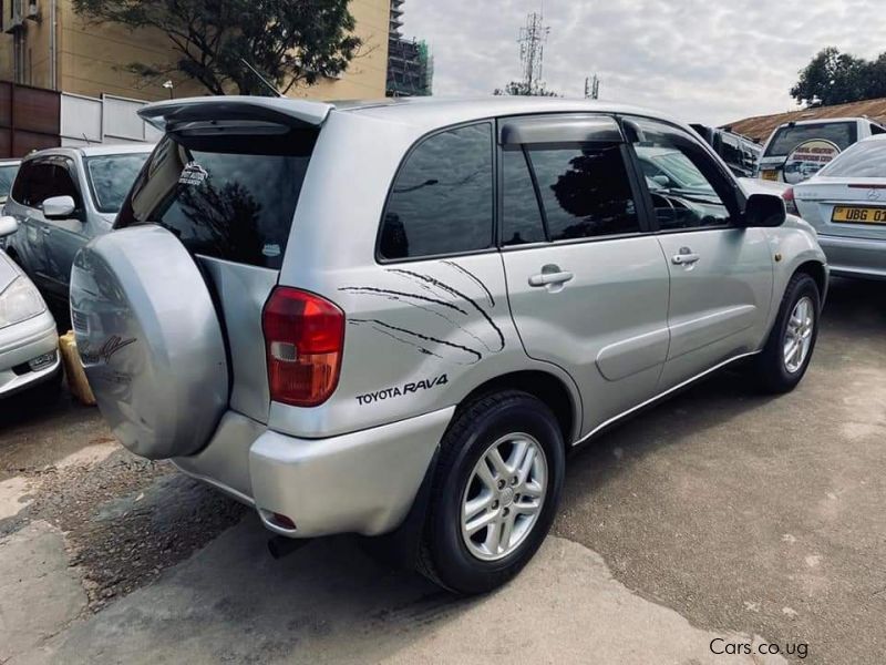 Toyota Rav4 Vvti in Uganda