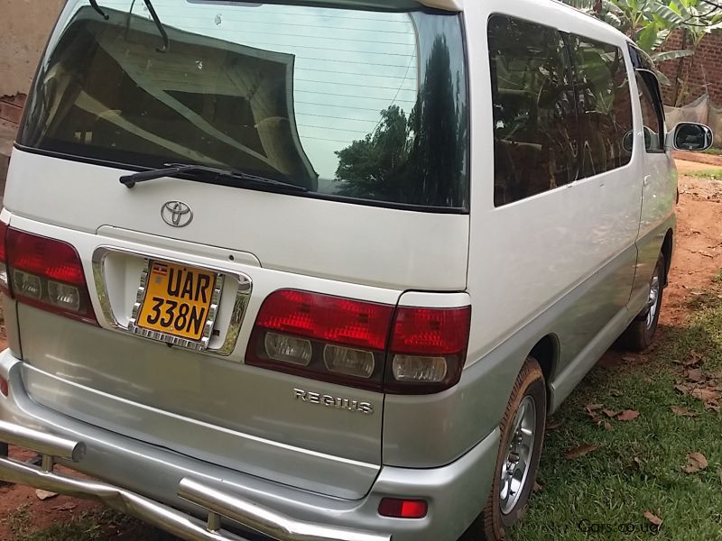 Toyota Regius 2002 in Uganda