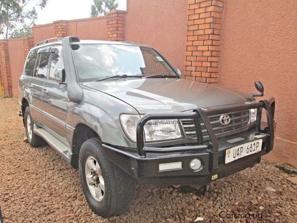 Toyota Toyota Land Cruiser VX in Uganda