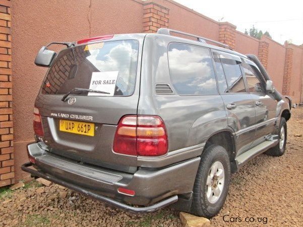Toyota Toyota Land Cruiser VX in Uganda