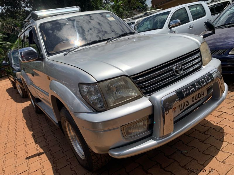 Toyota prado tx in Uganda