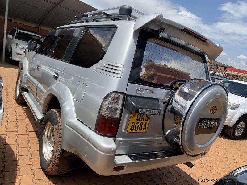 Toyota prado tx in Uganda