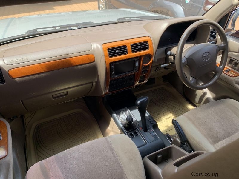 Toyota prado tx in Uganda