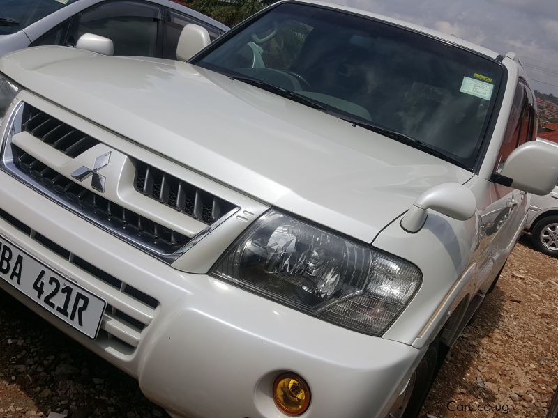 Mitsubishi pajero in Uganda