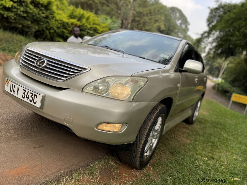 Toyota Harrier in Uganda