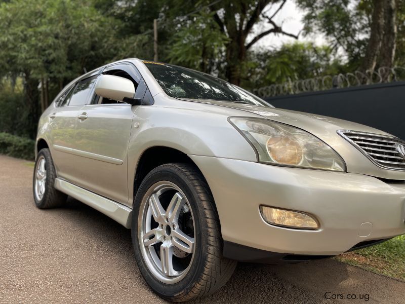 Toyota Harrier in Uganda