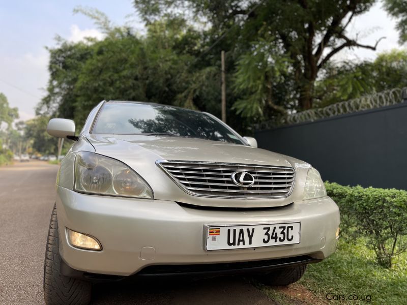 Toyota Harrier in Uganda