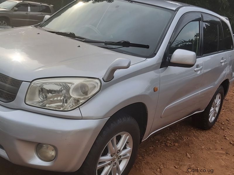 Toyota Rav4 in Uganda