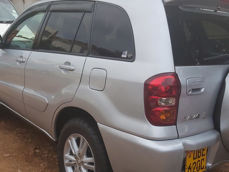 Toyota Rav4 in Uganda