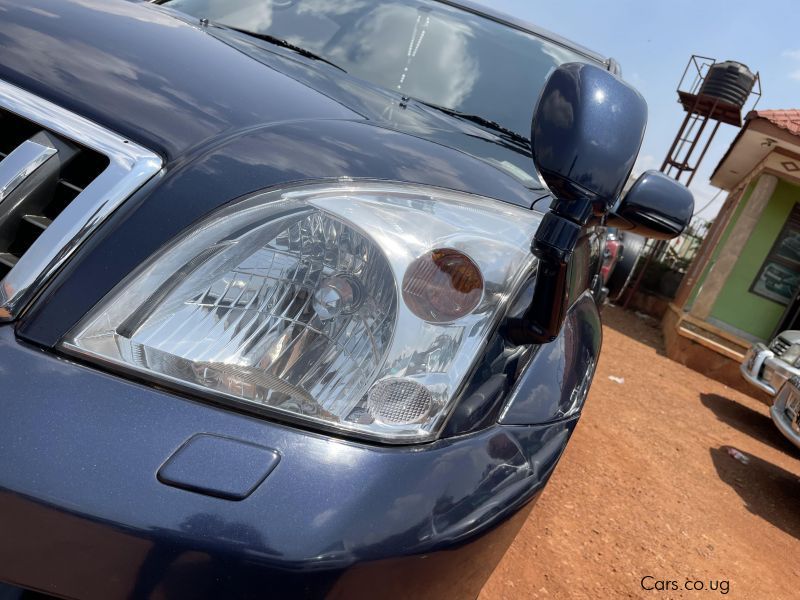 Toyota prado tx in Uganda