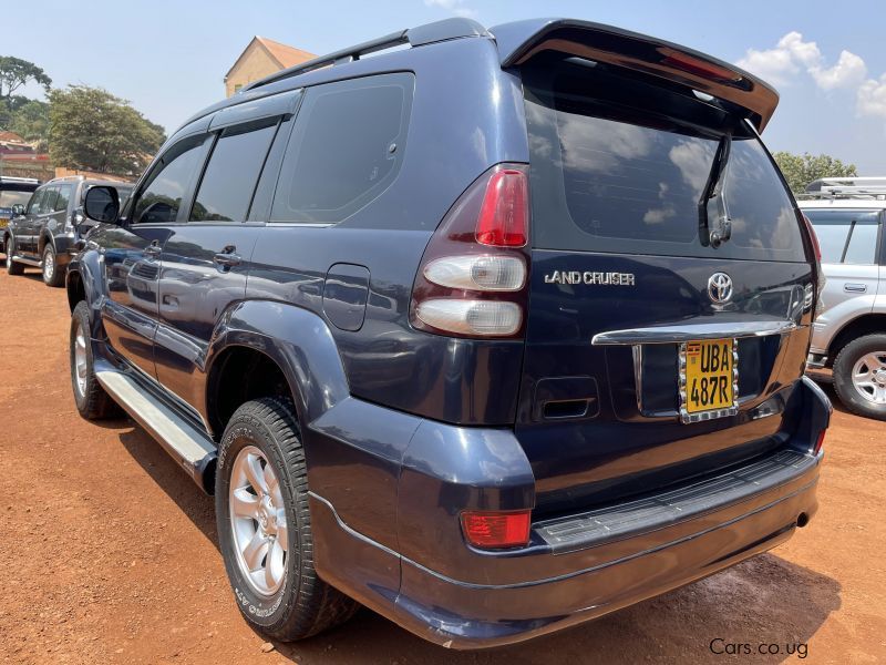 Toyota prado tx in Uganda