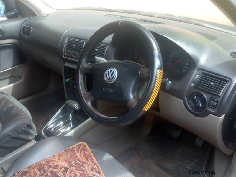 Volkswagen Golf 4 in Uganda