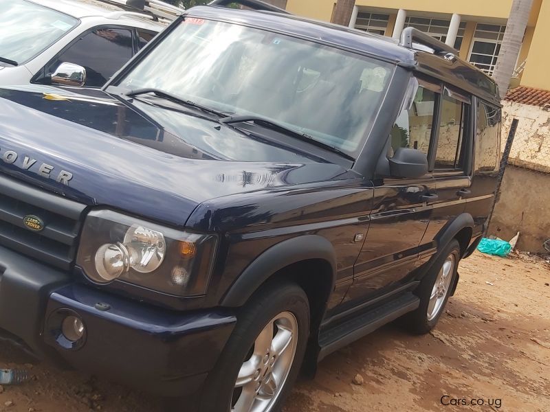 Land Rover Discovery in Uganda