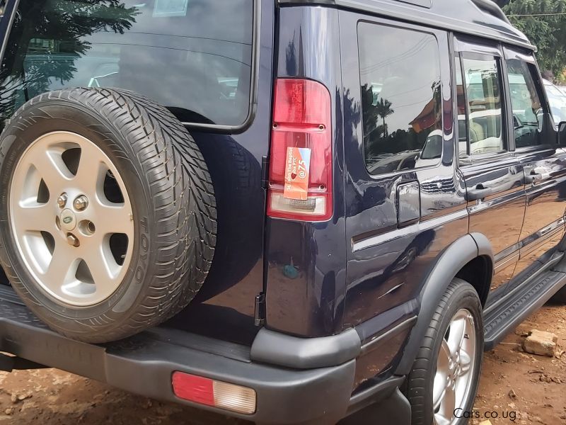 Land Rover Discovery in Uganda