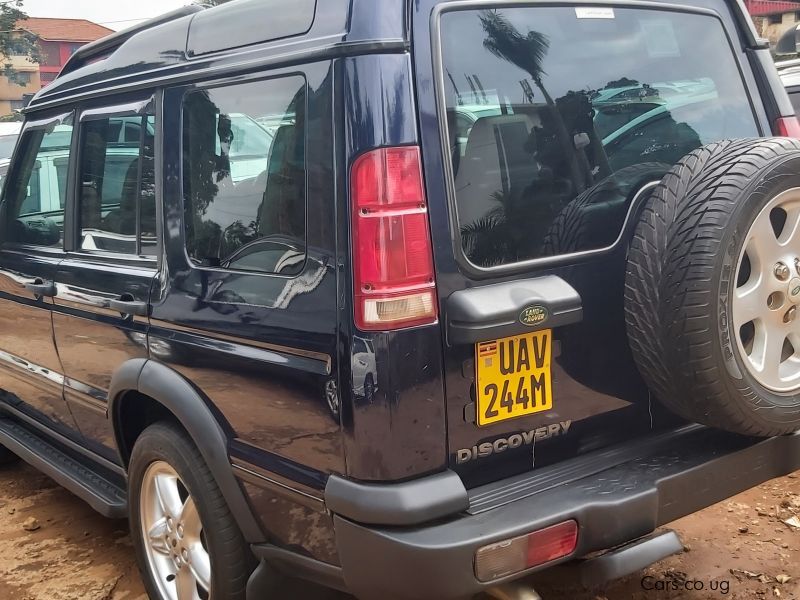 Land Rover Discovery in Uganda