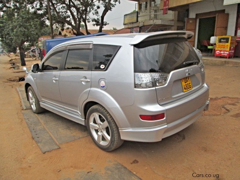 Mitsubishi Outlander in Uganda