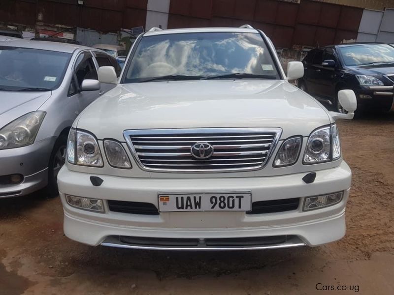 Toyota Cygnus in Uganda