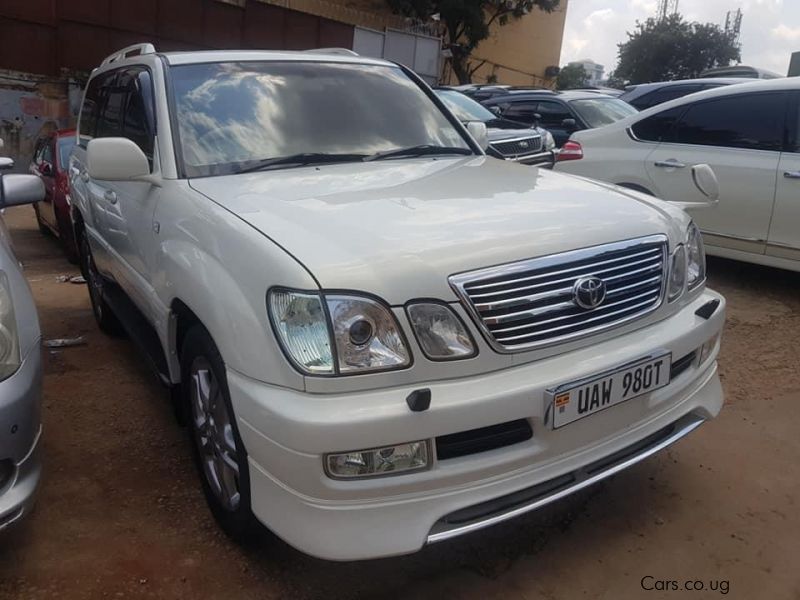 Toyota Cygnus in Uganda