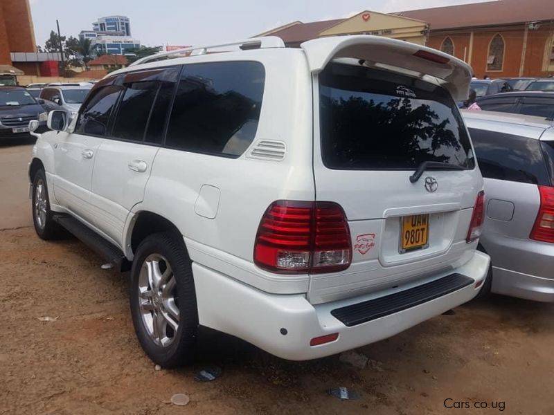 Toyota Cygnus in Uganda