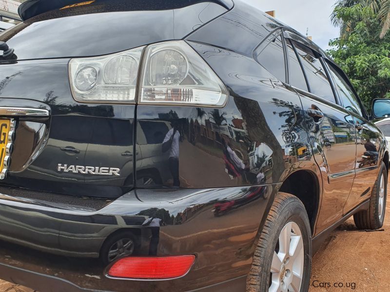 Toyota Harrier in Uganda