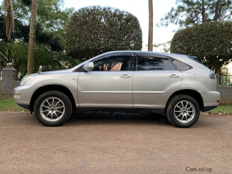 Toyota Harrier in Uganda