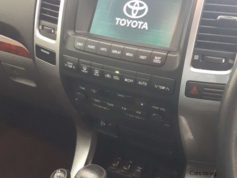 Toyota LAND CUISER in Uganda