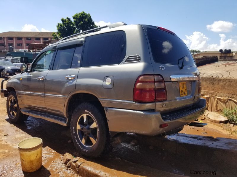 Toyota Land Cruiser VX in Uganda