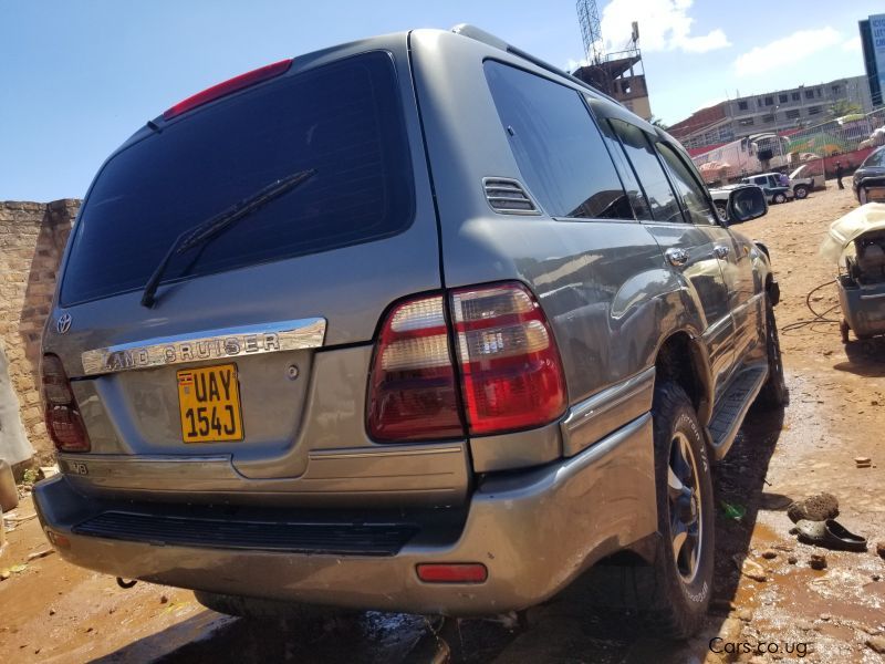 Toyota Land Cruiser VX in Uganda