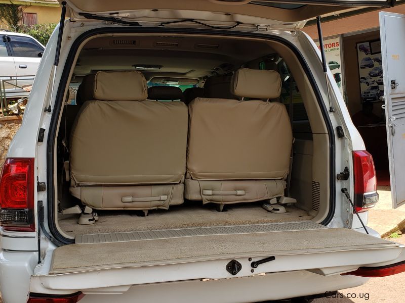 Toyota Landcruiser in Uganda