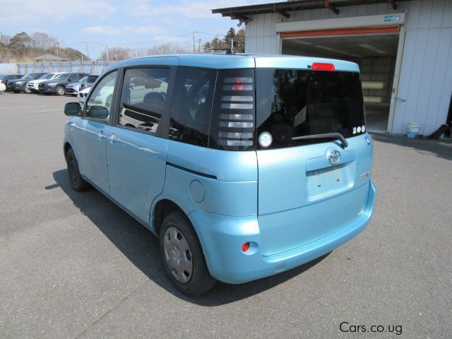 Toyota Sienta in Uganda