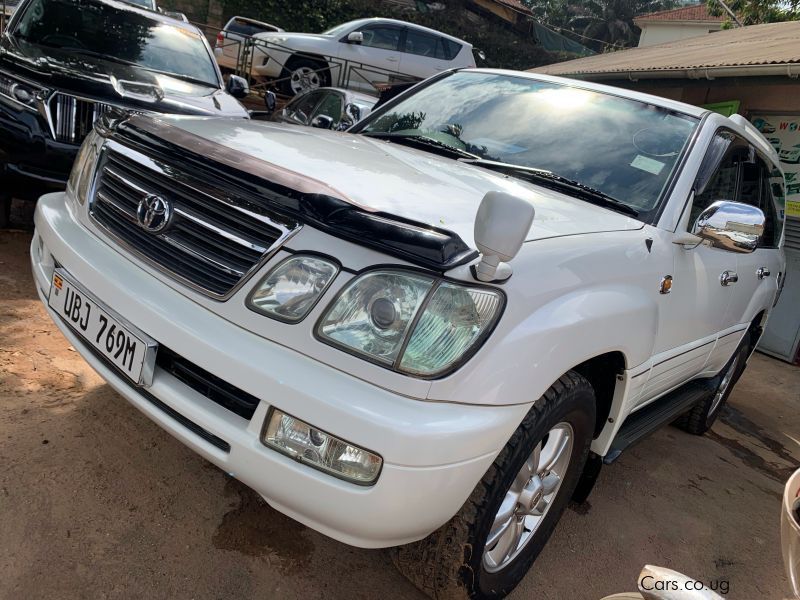 Toyota land cruiser cygnus in Uganda