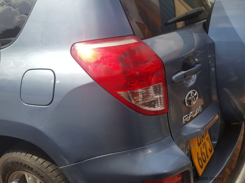 Toyota rav4 in Uganda