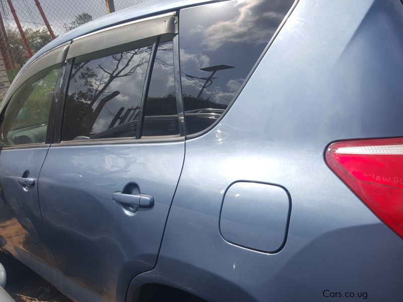 Toyota rav4 in Uganda