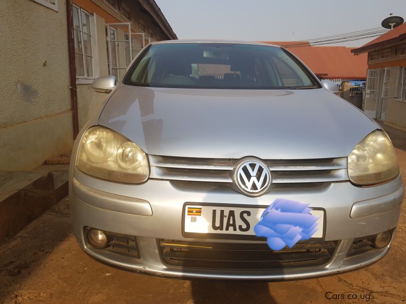 Volkswagen Golf 5 door in Uganda