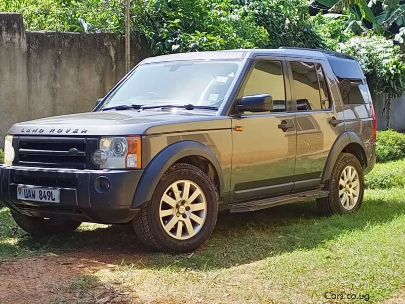 Land Rover Discovery 3 in Uganda