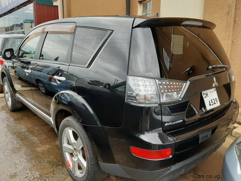 Mitsubishi outlander in Uganda