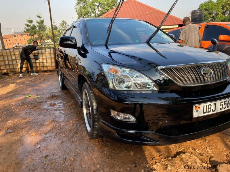 Toyota Harrier in Uganda