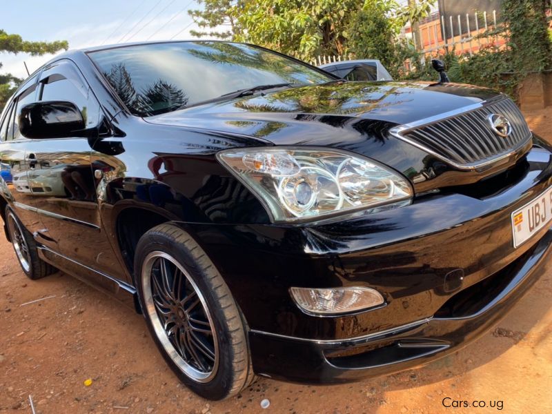 Toyota Harrier in Uganda