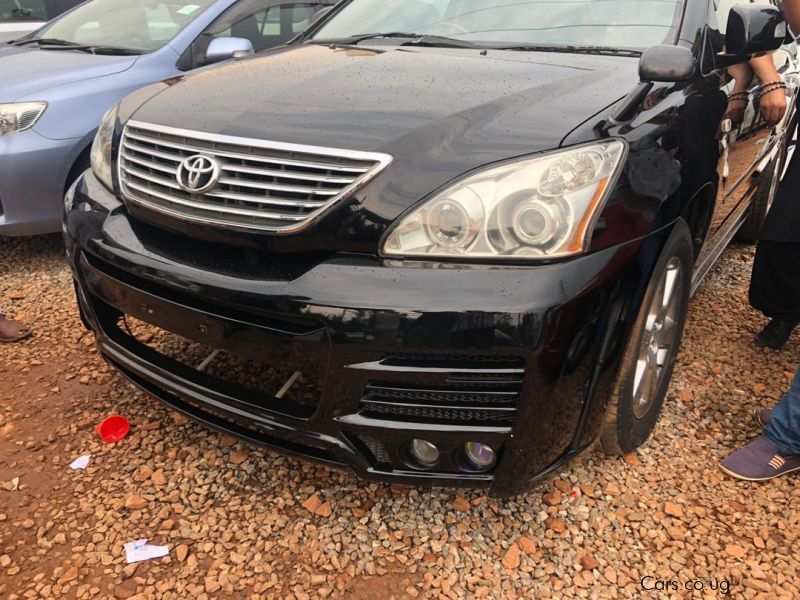 Toyota Harrier in Uganda