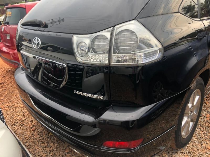 Toyota Harrier in Uganda