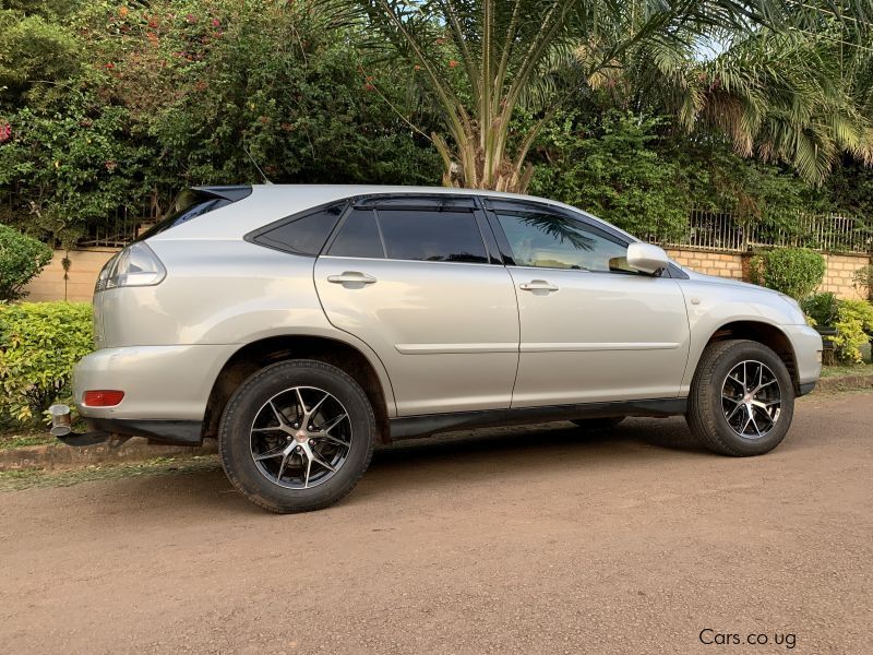 Toyota Harrier in Uganda