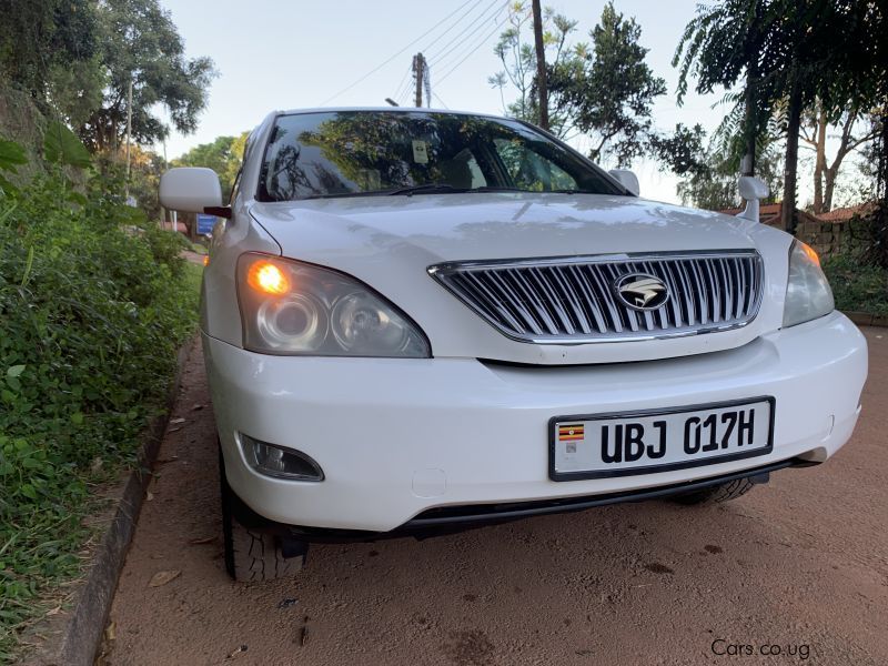 Toyota Harrier in Uganda