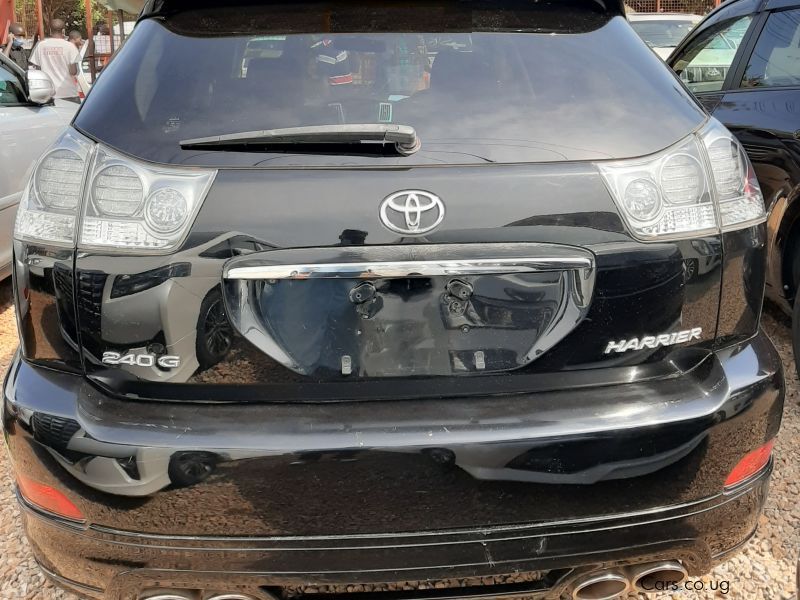 Toyota Harrier in Uganda