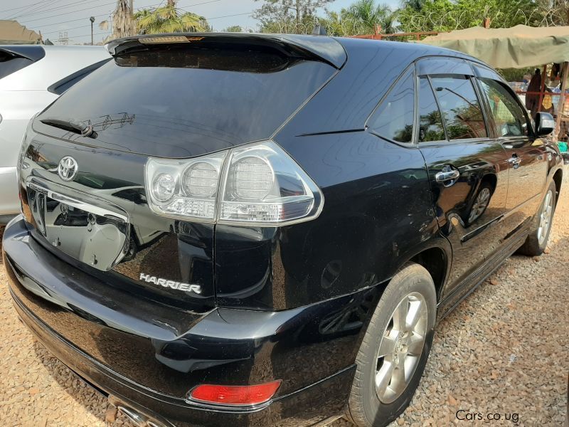 Toyota Harrier in Uganda