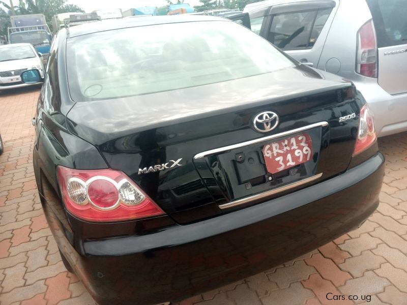 Toyota MARK X in Uganda