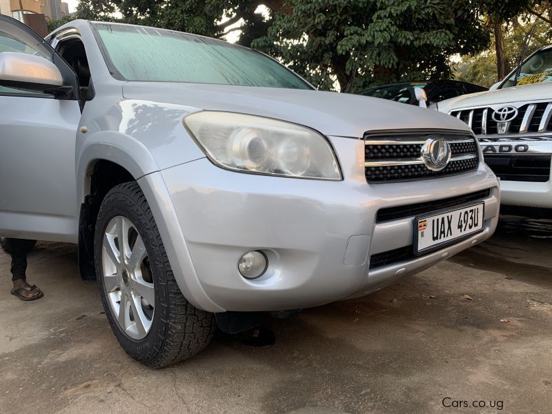 Toyota Rav4 in Uganda