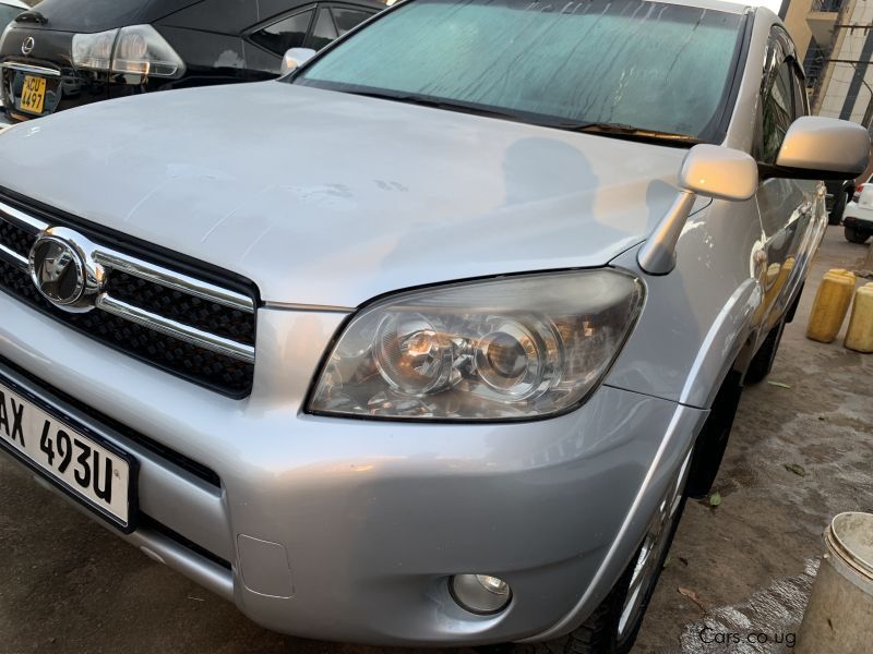 Toyota Rav4 in Uganda