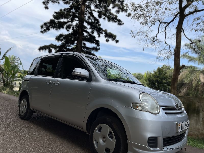 Toyota Sienta in Uganda