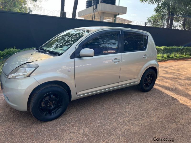 Toyota passo in Uganda