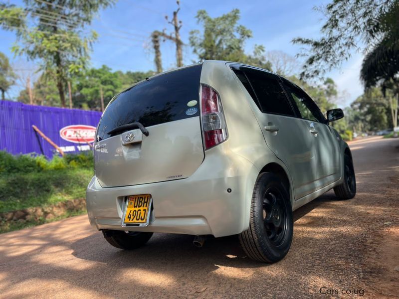 Toyota passo in Uganda